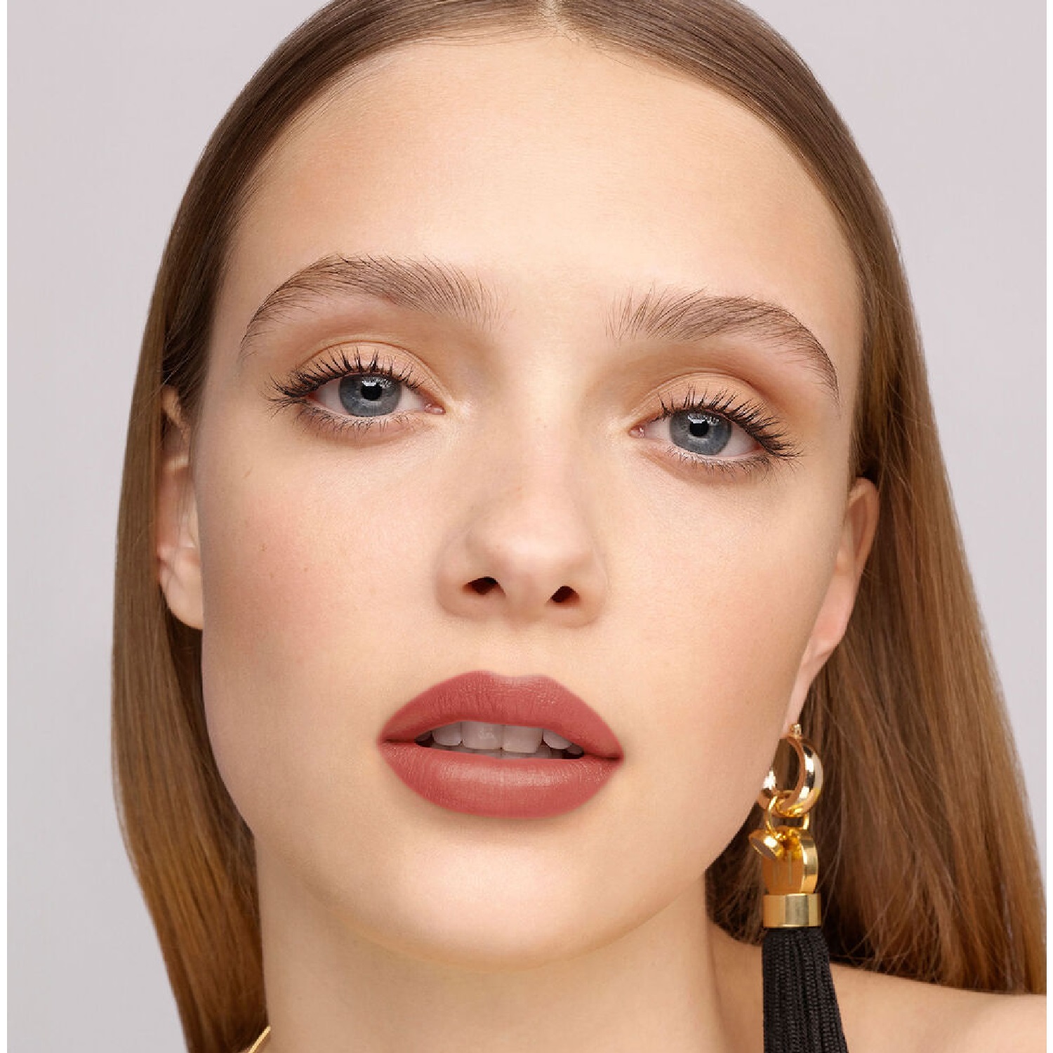 FABULOUS KISS LIPSTICK  BLUR MATTE (LABIAL EFECTO MATE)